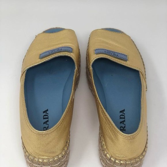 PRADA - Picture 2 of 4